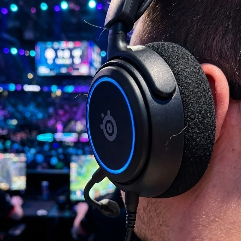SteelSeries Over‑Ear Headsets